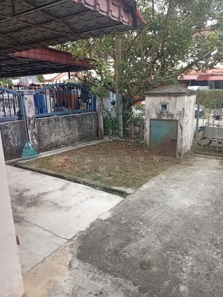 1.5-storey Terraced House for Sale in Beranang (Selangor) - Shahidan Ismail - Exterior - PropertyGuru.com.my