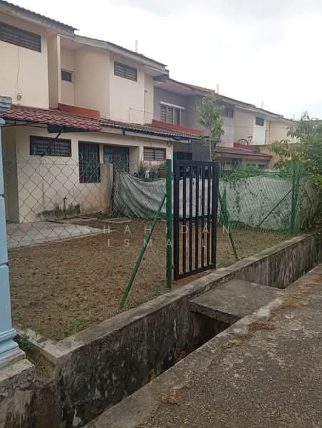 1.5-storey Terraced House for Sale in Beranang (Selangor) - Shahidan Ismail - Exterior - PropertyGuru.com.my