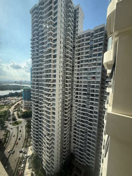 Condominium for Rent at Amberside @ Country Garden Danga Bay - Suntha . - PropertyGuru.com.my