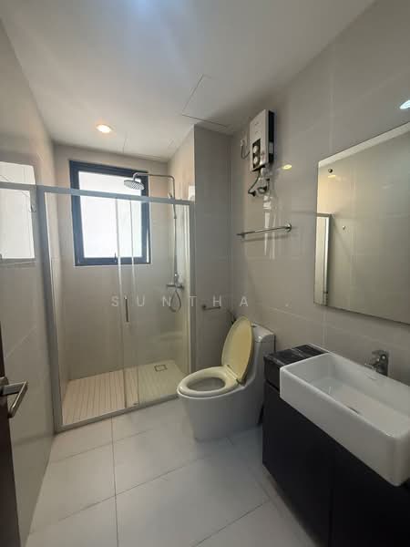 Condominium for Rent at Amberside @ Country Garden Danga Bay - Suntha . - PropertyGuru.com.my
