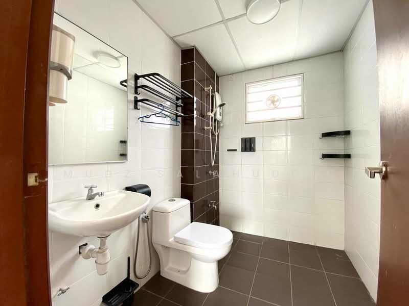 Pangsapuri untuk Dijual di Residensi Alam Damai (PR1MA @ Alam Damai) - Mudz Salahuddin - Bathroom - PropertyGuru.com.my