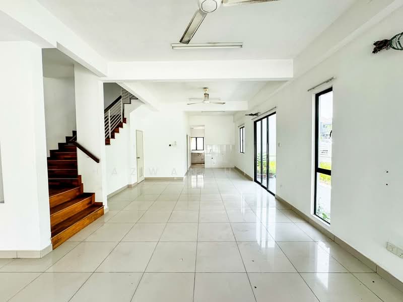 Rumah Teres 2 Tingkat untuk Dijual di Abadi Heights (Puchong) - Hazwan Hilmi - Living Room - PropertyGuru.com.my