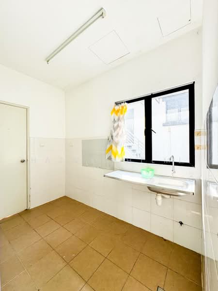 Rumah Teres 2 Tingkat untuk Dijual di Abadi Heights (Puchong) - Hazwan Hilmi - Kitchen - PropertyGuru.com.my