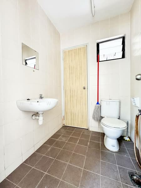 Rumah Teres 2 Tingkat untuk Dijual di Abadi Heights (Puchong) - Hazwan Hilmi - Bathroom - PropertyGuru.com.my