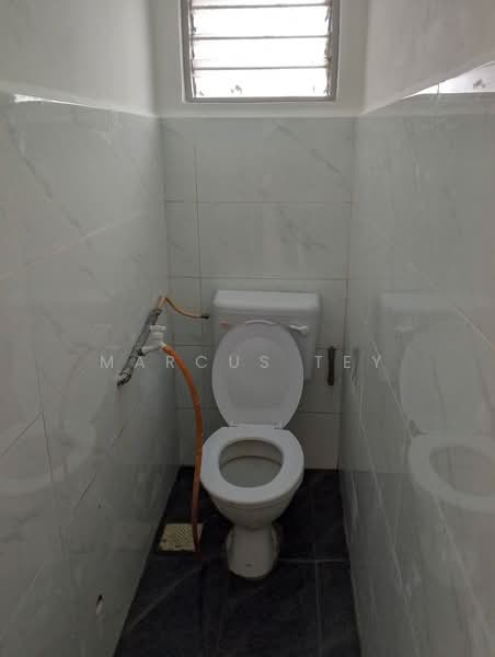 Flat for Sale at Taman Sri Saujana - Marcus Tey - Bathroom - PropertyGuru.com.my