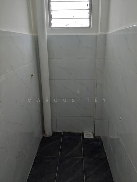 Flat for Sale at Taman Sri Saujana - Marcus Tey - Bathroom - PropertyGuru.com.my