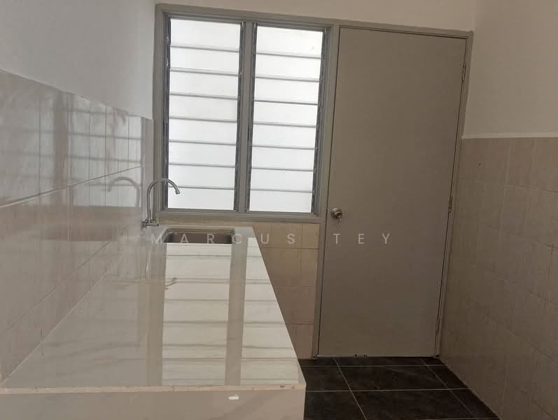 Flat for Sale at Taman Sri Saujana - Marcus Tey - Kitchen - PropertyGuru.com.my