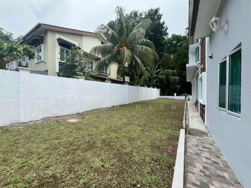 Semi-Detached House for Sale in Bandar Tasik Kesuma (Beranang) - Zaharah Hasnas - Exterior - PropertyGuru.com.my