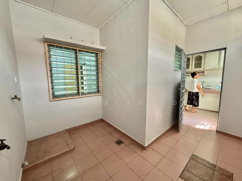Rumah Teres untuk Dijual di Kota Kemuning (Shah Alam) - Mudz Salahuddin - Kitchen - PropertyGuru.com.my