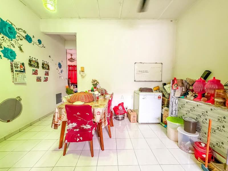 Semi-Detached House for Sale in Dengkil (Selangor) - Izzat Zamros - Dining Room - PropertyGuru.com.my