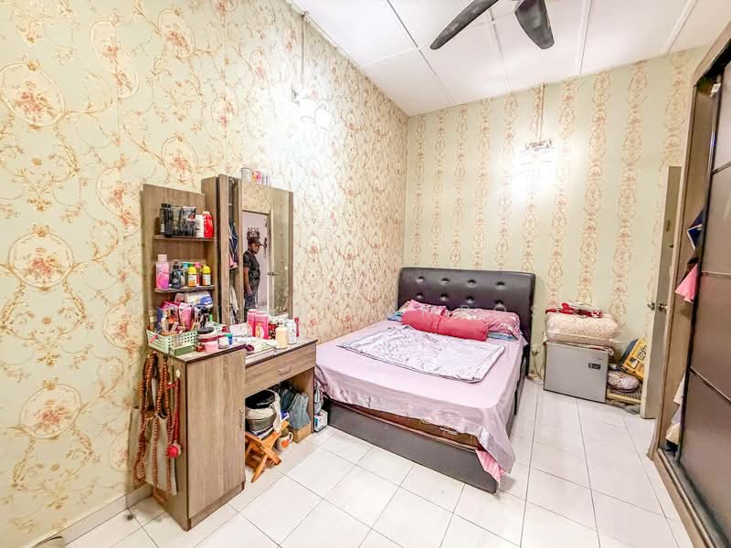 Semi-Detached House for Sale in Dengkil (Selangor) - Izzat Zamros - Bedroom - PropertyGuru.com.my