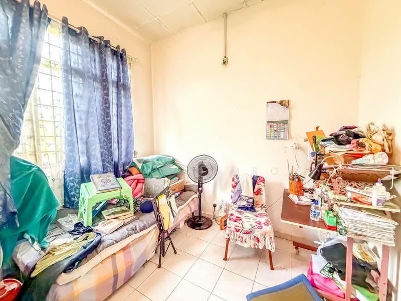 Semi-Detached House for Sale in Dengkil (Selangor) - Izzat Zamros - Bedroom - PropertyGuru.com.my