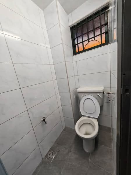 Shop / Office for Rent in Bay Avenue (Bayan Lepas) - Zane Tam - Bathroom - PropertyGuru.com.my