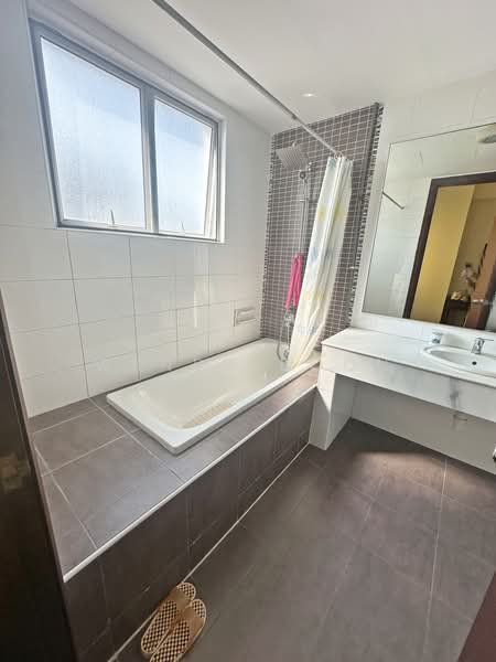 Kondominium untuk Dijual di Puteri Palma Condominiums - Wendy Boon - Bathroom - PropertyGuru.com.my