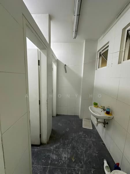 Shop / Office for Rent in Puchong (Selangor) - Anthony Ho - Bathroom - PropertyGuru.com.my