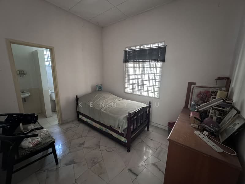 Bungalow for Sale in Kota Emerald (Rawang) - Kenny Yu - Bedroom - PropertyGuru.com.my