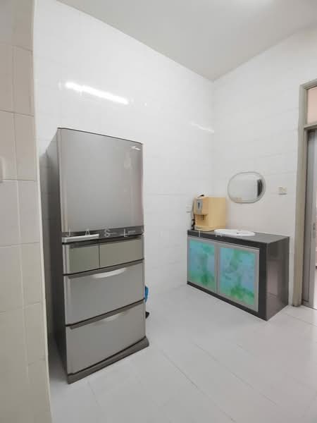 2-storey Terraced House for Sale in Taman Perling (Perling) - Jaslyn Tan - Kitchen - PropertyGuru.com.my