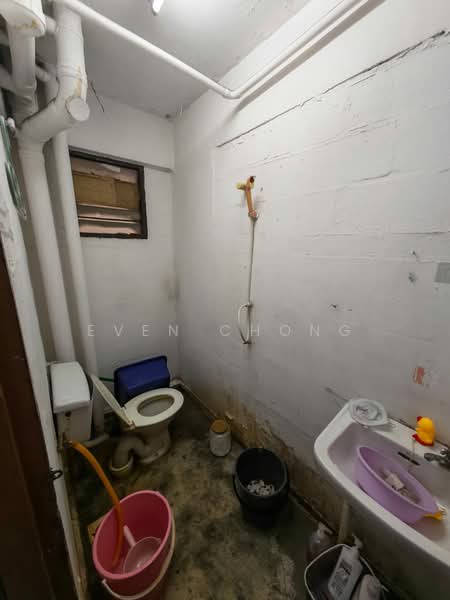 Pangsapuri untuk Dijual di Taman Miharja Apartment (LRT Miharja) - Even Chong - Bathroom - PropertyGuru.com.my
