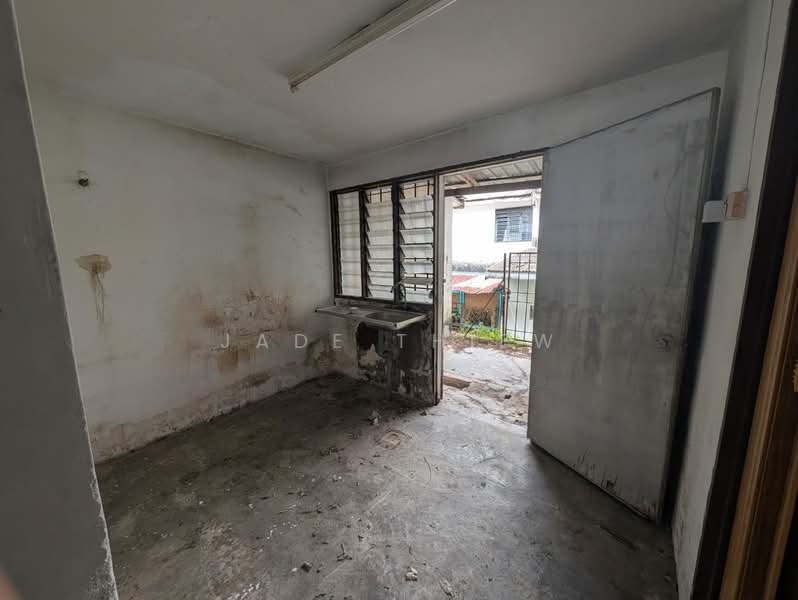 2-storey Terraced House for Sale in Hulu Langat (Selangor) - Jade Thiew - Back Kitchen - PropertyGuru.com.my