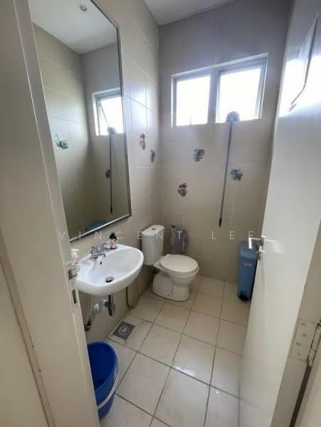 Kedai / Pejabat untuk Disewa di Kota Bayuemas (Klang) - Vincent Lee - Bathroom - PropertyGuru.com.my