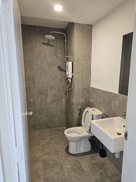 Service Residence for Sale at Suite Enesta - Ken Chong - Bathroom - PropertyGuru.com.my