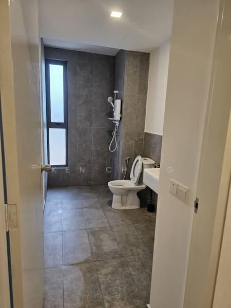 Service Residence for Sale at Suite Enesta - Ken Chong - Bathroom - PropertyGuru.com.my