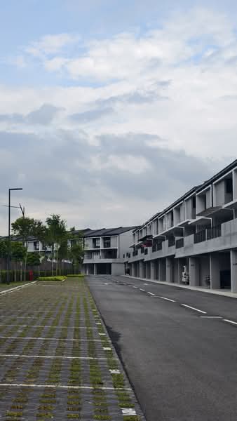 Terraced House for Sale in Taman Bukit Serdang (Seri Kembangan) - May Koh - Exterior - PropertyGuru.com.my