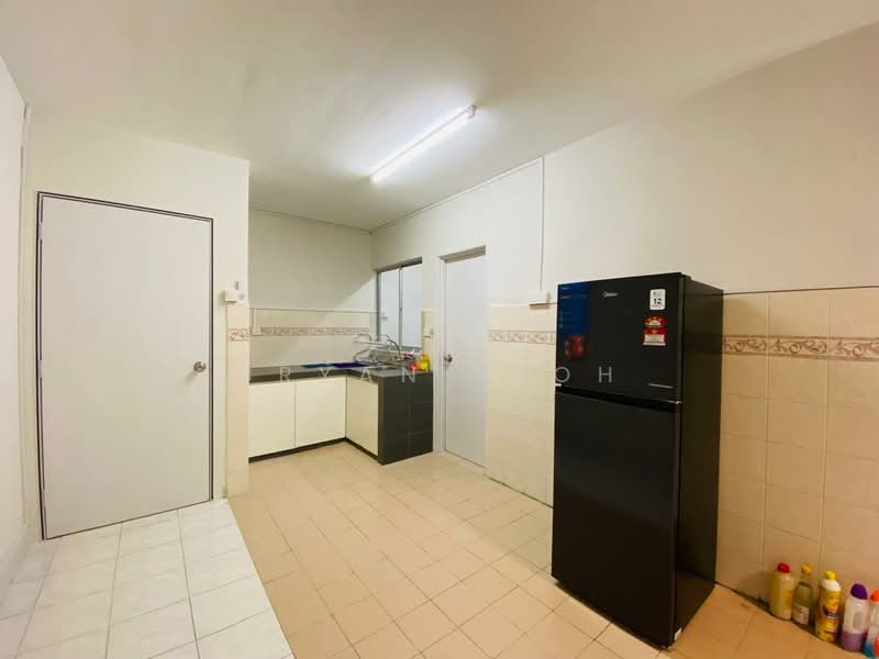 Pangsapuri untuk Disewa di Flora Damansara Apartment - Bryan Yeoh - Kitchen - PropertyGuru.com.my