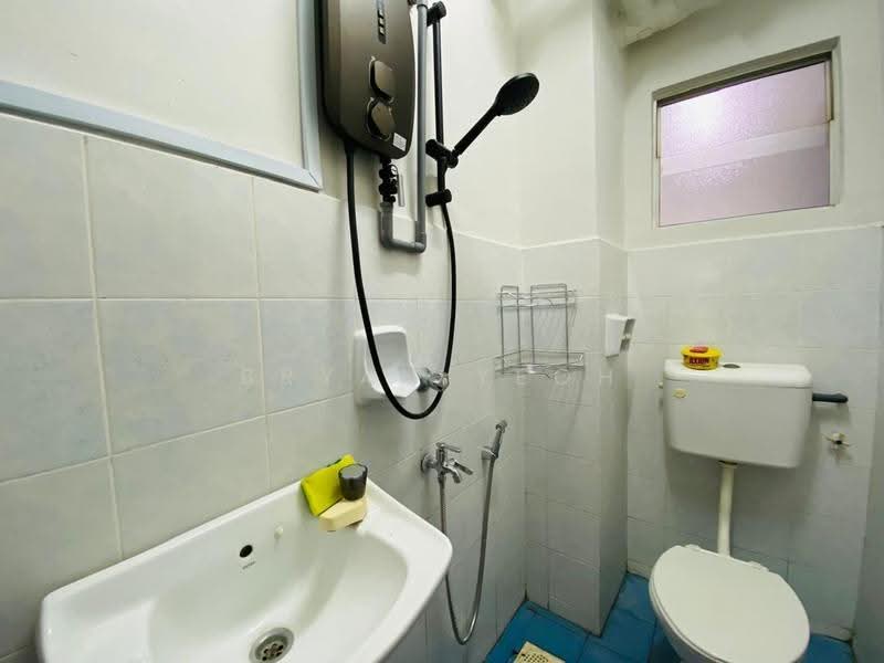 Pangsapuri untuk Disewa di Flora Damansara Apartment - Bryan Yeoh - Bathroom - PropertyGuru.com.my