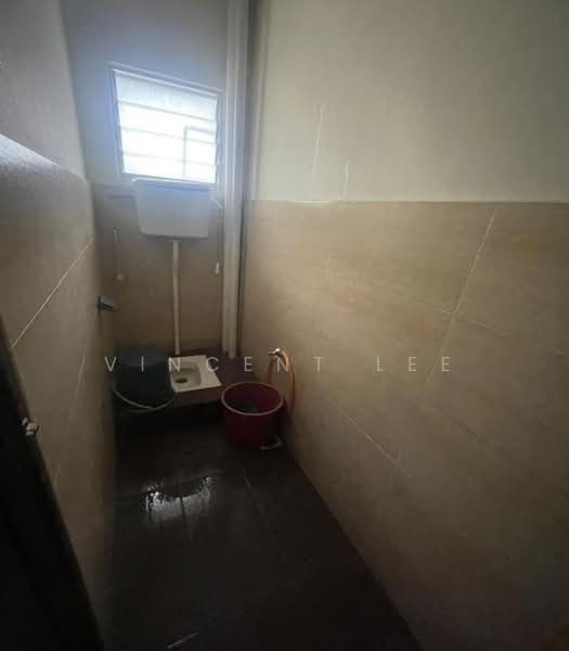 Shop for Rent in Taman Bunga Kantan (Kajang) - Vincent Lee - Bathroom - PropertyGuru.com.my