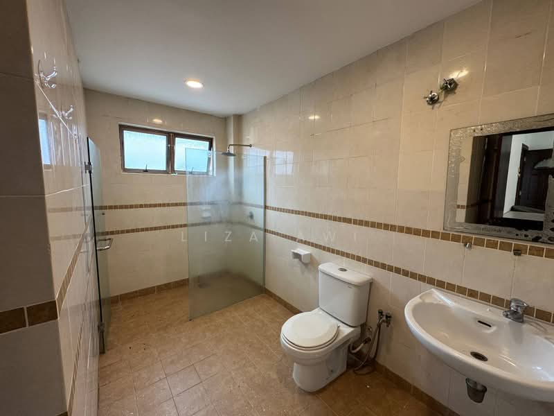 Bungalow for Sale in Ampang (Selangor) - Liza Awi - Bathroom - PropertyGuru.com.my