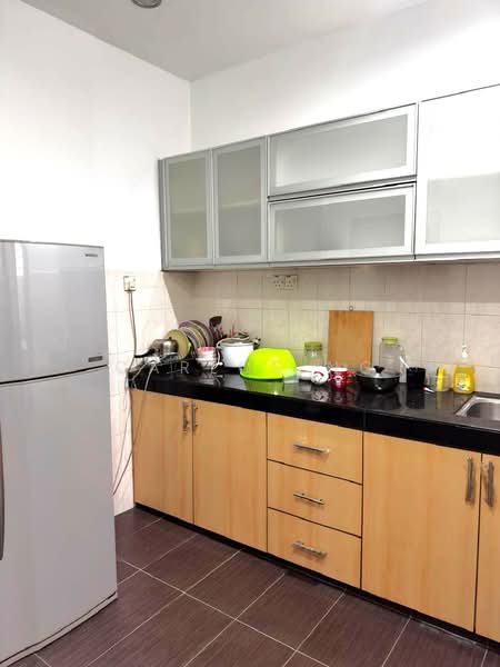 2-storey Terraced House for Sale in TAMAN PUCHONG UTAMA (Puchong) - Carlos Ng - Kitchen - PropertyGuru.com.my