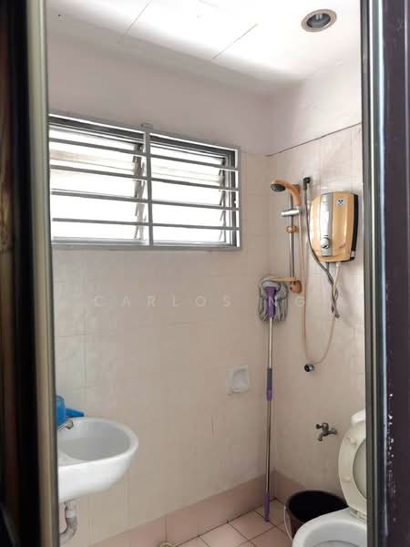 2-storey Terraced House for Sale in TAMAN PUCHONG UTAMA (Puchong) - Carlos Ng - Bathroom - PropertyGuru.com.my
