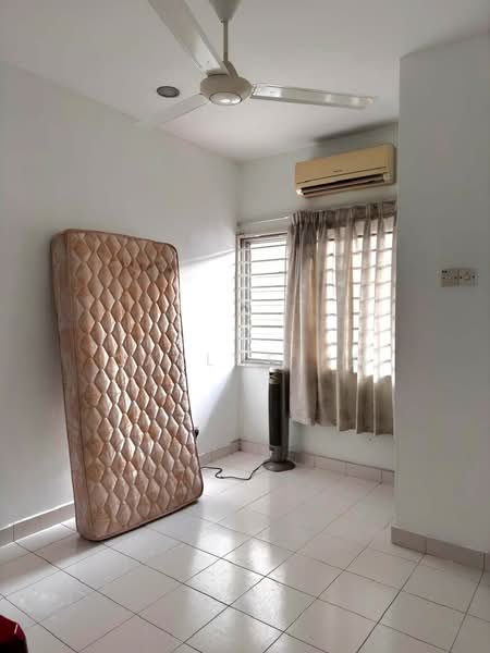 2-storey Terraced House for Sale in TAMAN PUCHONG UTAMA (Puchong) - Carlos Ng - Bedroom - PropertyGuru.com.my