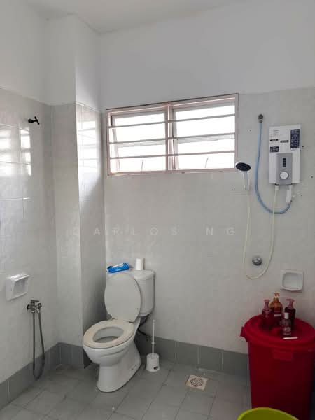 2-storey Terraced House for Sale in TAMAN PUCHONG UTAMA (Puchong) - Carlos Ng - Bathroom - PropertyGuru.com.my