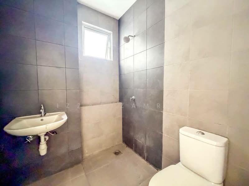 2-storey Terraced House for Sale in Bandar Gamuda Gardens (Rawang) - Izzat Zamros - Bathroom - PropertyGuru.com.my