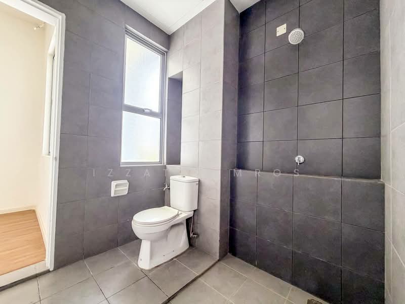 2-storey Terraced House for Sale in Bandar Gamuda Gardens (Rawang) - Izzat Zamros - Bathroom - PropertyGuru.com.my