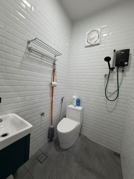 Semi-Detached House for Rent in Taman Megah Ria (Masai) - Dominic Chow - Bathroom - PropertyGuru.com.my