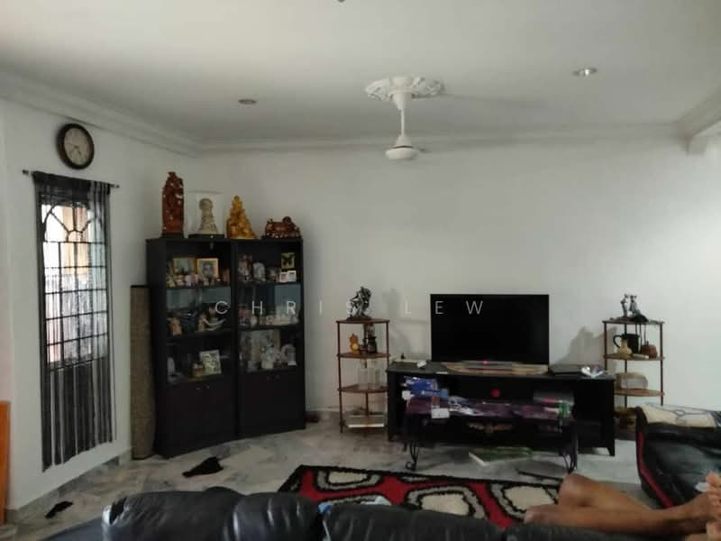 2-storey Terraced House for Sale in BANDAR PUCHONG JAYA (Puchong) - CHRIS LEW - Living Room - PropertyGuru.com.my