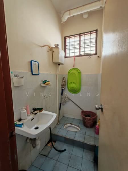 Rumah Teres untuk Dijual di Taman Muzaffar Heights (Bukit Katil) - Vinc Pheng - Bathroom - PropertyGuru.com.my