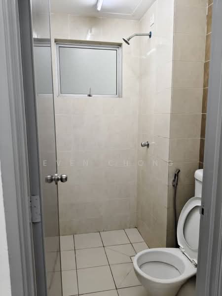 Pangsapuri untuk Dijual di Suria Residence - Even Chong - Bathroom - PropertyGuru.com.my
