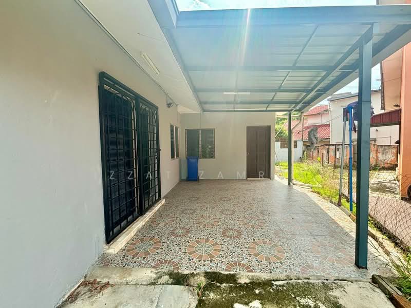 Rumah Teres 1.5 Tingkat untuk Dijual di Taman Alam Megah (Shah Alam) - Izzat Zamros - Exterior - PropertyGuru.com.my
