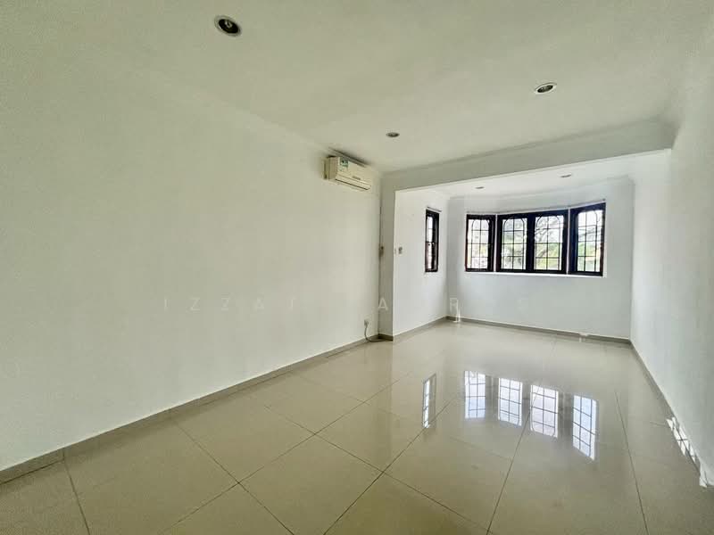 Rumah Teres 1.5 Tingkat untuk Dijual di Taman Alam Megah (Shah Alam) - Izzat Zamros - Living Room - PropertyGuru.com.my