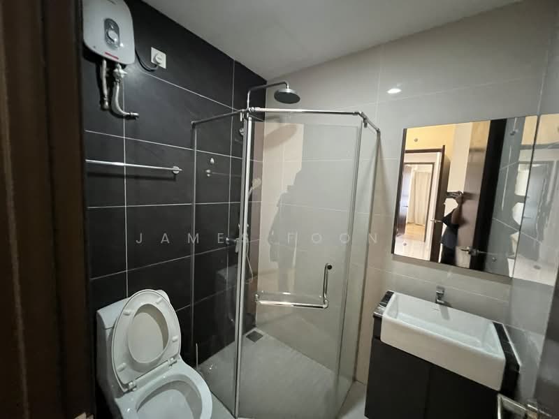 Condominium for Rent at Amberside @ Country Garden Danga Bay - James Foong - Bathroom - PropertyGuru.com.my