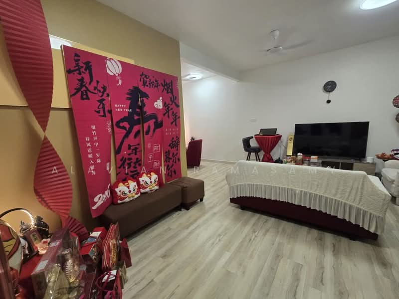 Rumah Teres untuk Dijual di Bandar Puteri Klang (Klang) - Alavian Ramasamy - Living Room - PropertyGuru.com.my