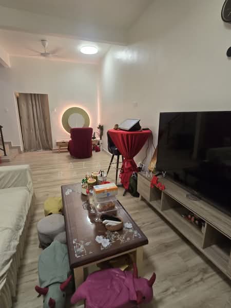 Rumah Teres untuk Dijual di Bandar Puteri Klang (Klang) - Alavian Ramasamy - Living Room - PropertyGuru.com.my