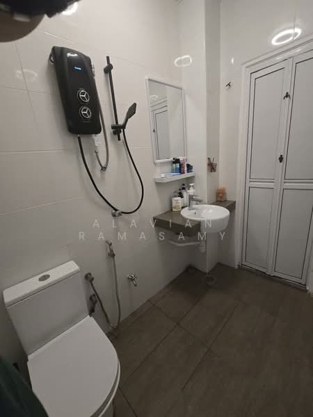 Rumah Teres untuk Dijual di Bandar Puteri Klang (Klang) - Alavian Ramasamy - Bathroom - PropertyGuru.com.my