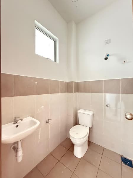 Rumah Teres 1 Tingkat untuk Dijual di Durian Tunggal (Melaka) - Kellyn Foo - Bathroom - PropertyGuru.com.my