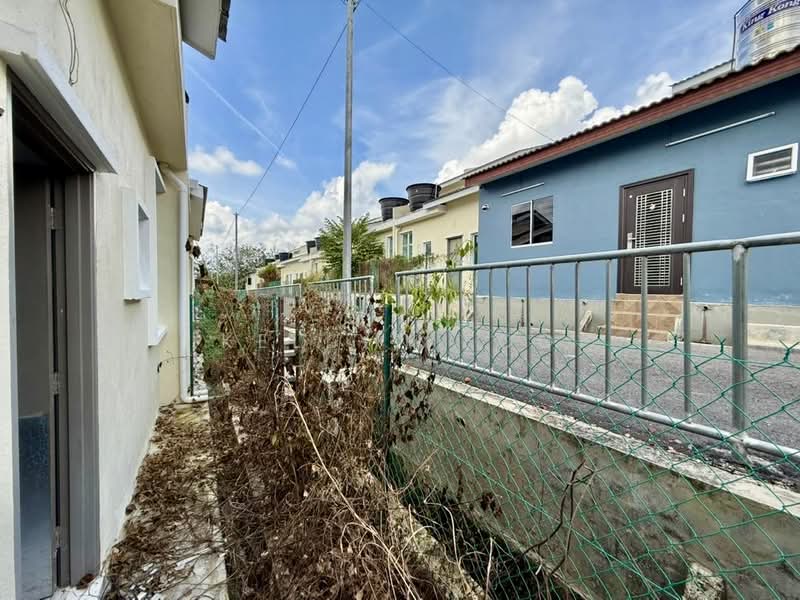 Rumah Teres 1 Tingkat untuk Dijual di Durian Tunggal (Melaka) - Kellyn Foo - Exterior - PropertyGuru.com.my