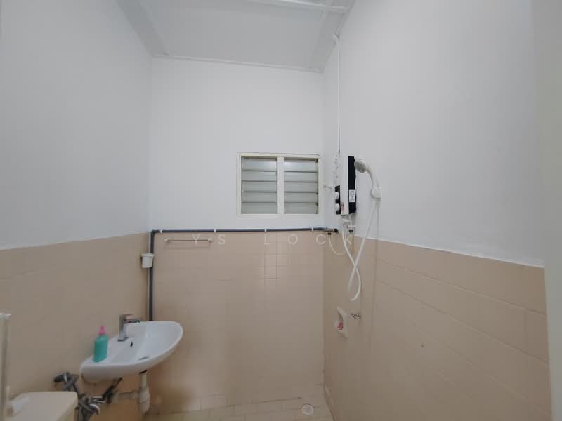 Apartment for Sale at KEP Apartment - YS Lock - Bathroom - PropertyGuru.com.my